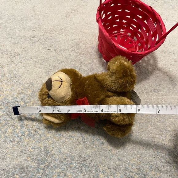 Like New Holiday Gift Super Cute Furry Bear In The Basket Brown & Red 6” X 5” - Picture 7 of 8